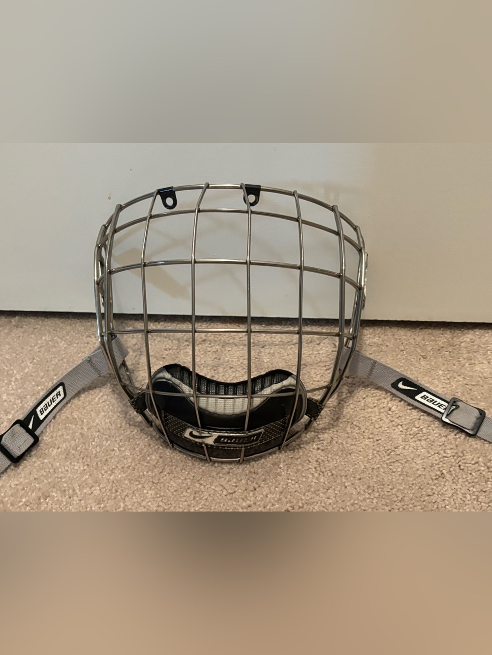 Bauer Nike Silver and Black Hockey Face Protector Type 1 Medium Face mask Cage